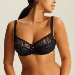 Soutien-gorge Emboîtant Avec Armatures Noir Sublime AMELIA 5 Soutien-gorge Emboîtant Avec Armatures Noir Sublime AMELIA -Bestform Lingerie BL14481 03A WEB 11